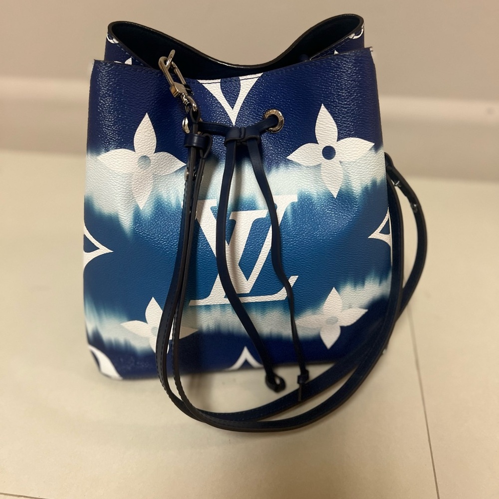 Louis Vuitton Monogram Néonoé in Bleu